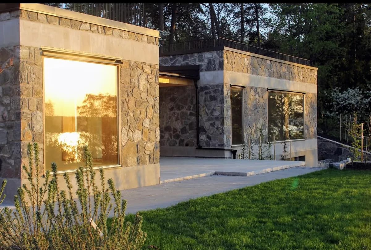 Hus på Sångfågelvägen i Saltsjö-boo