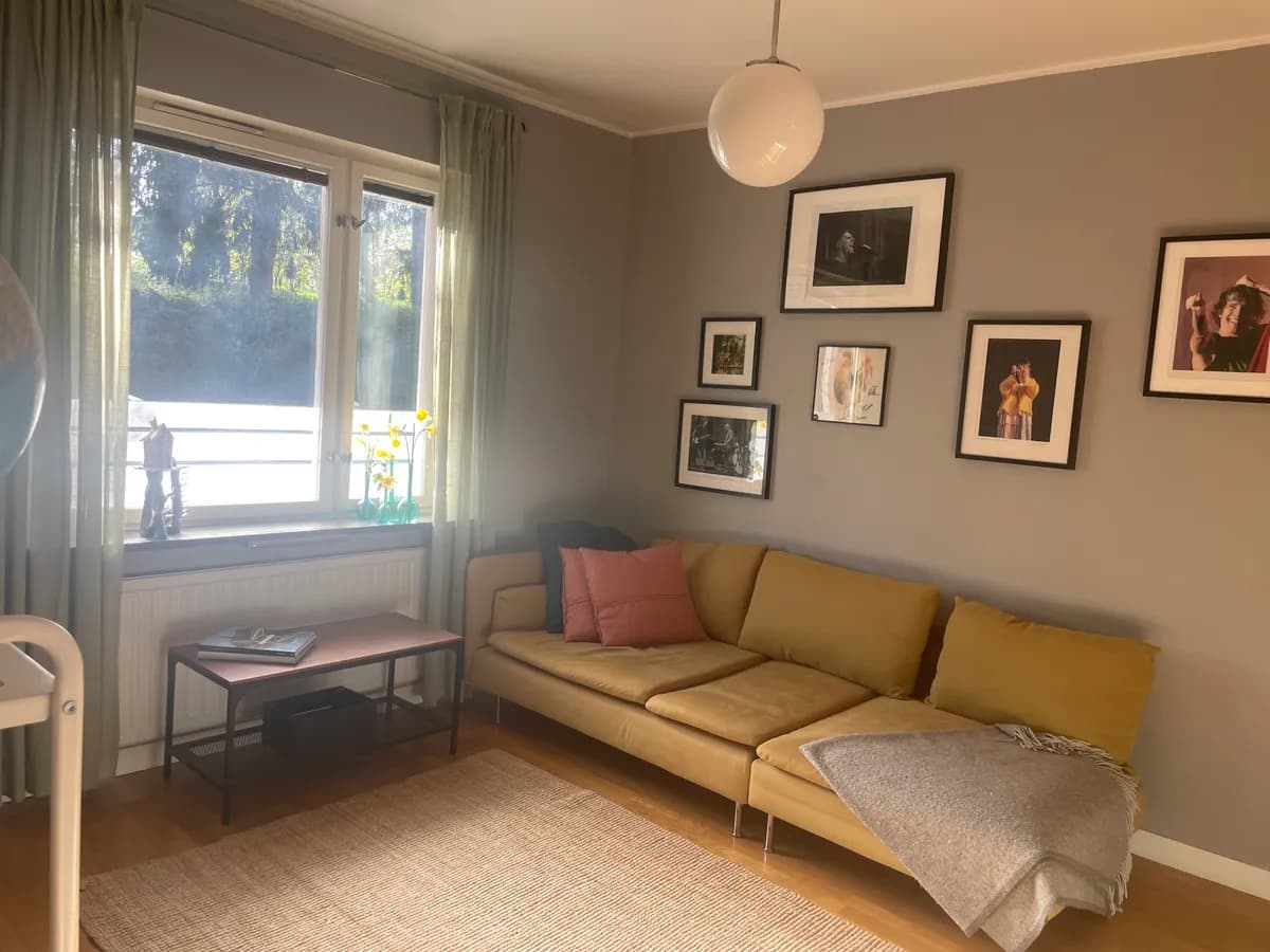 Hyreslägenhet på Kyrkogårdsvägen i Enskededalen