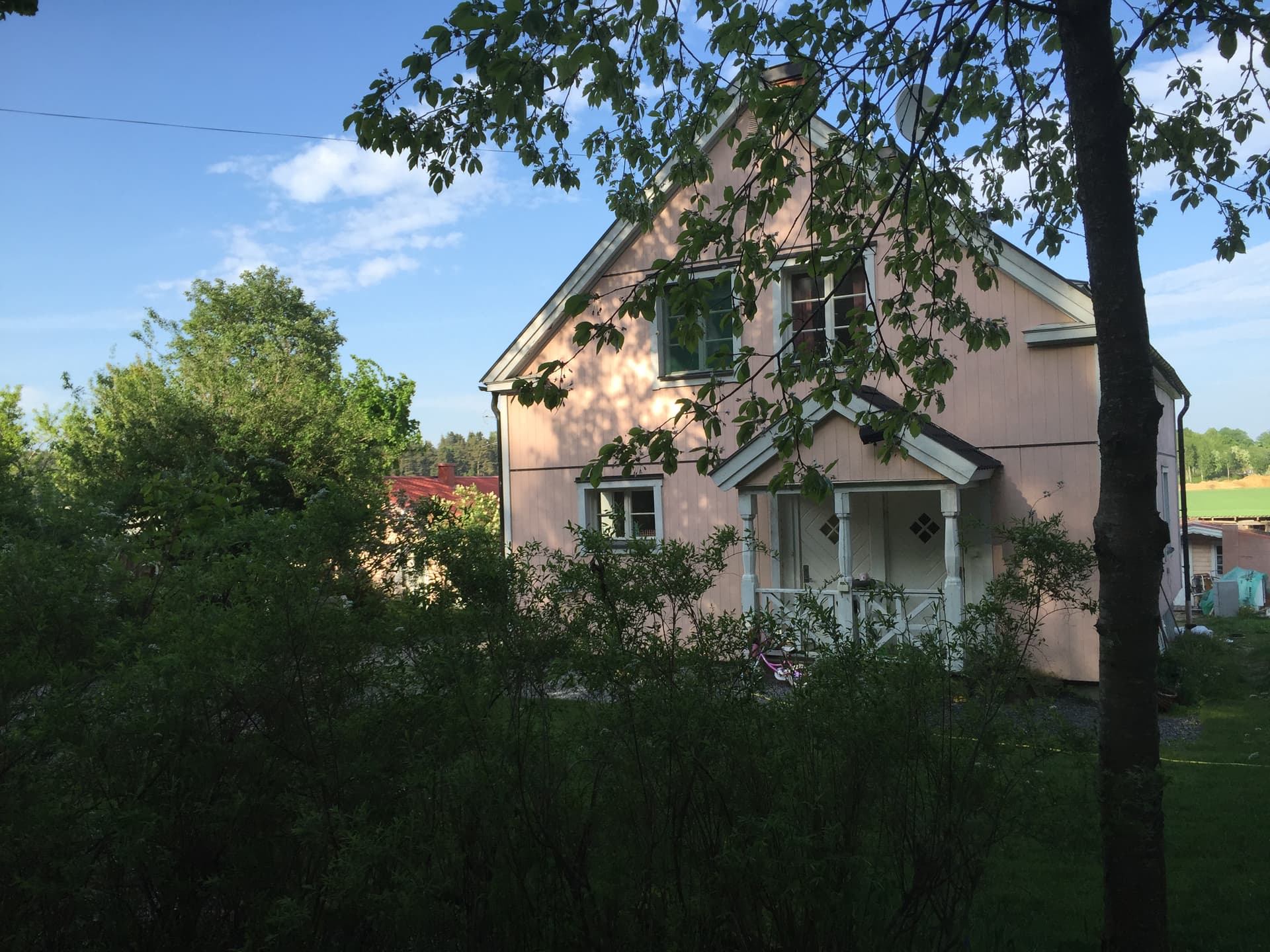 Hus på Husbyvägen i Munsö