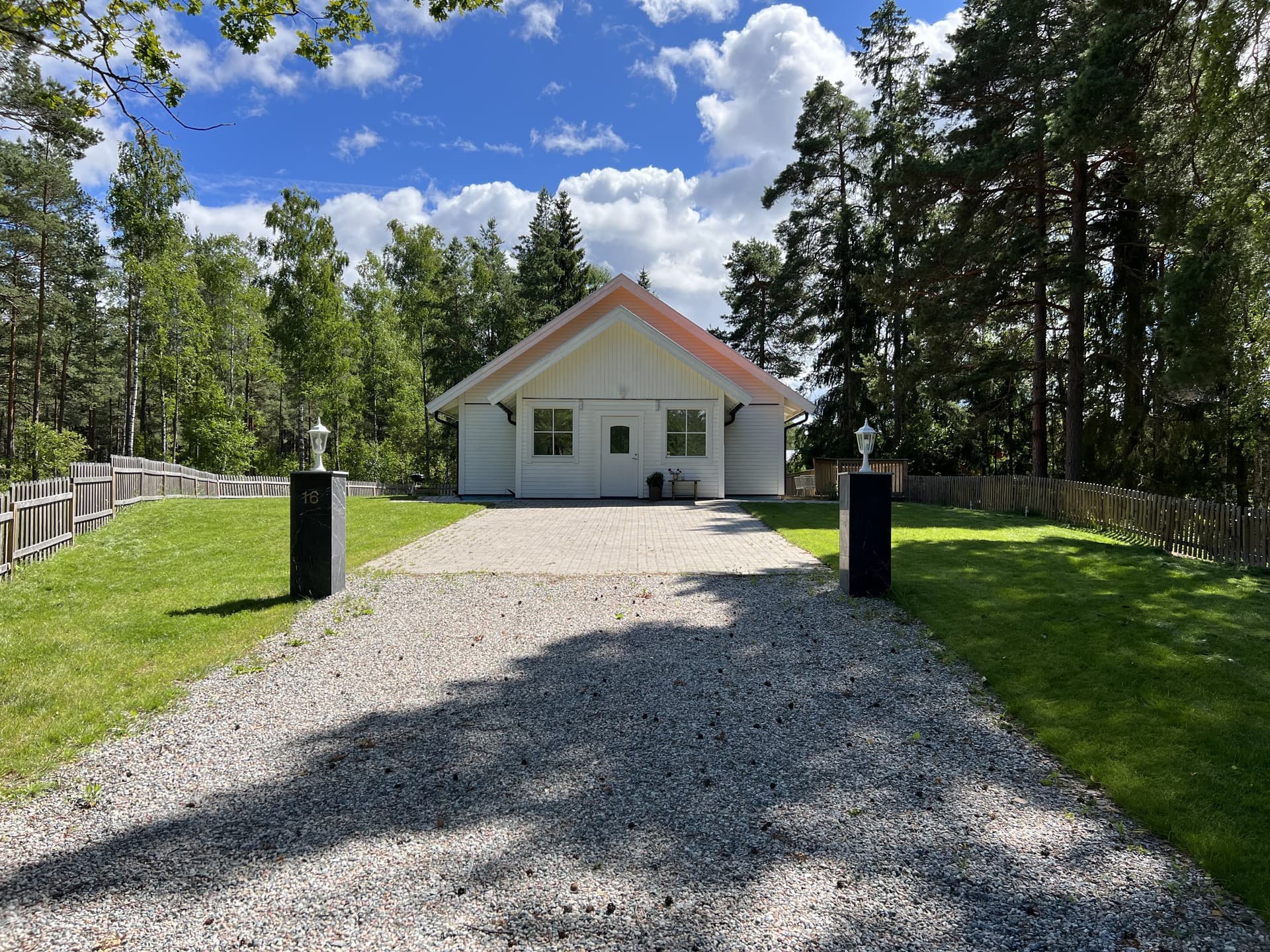 Hus på Älgspåret i Stigtomta