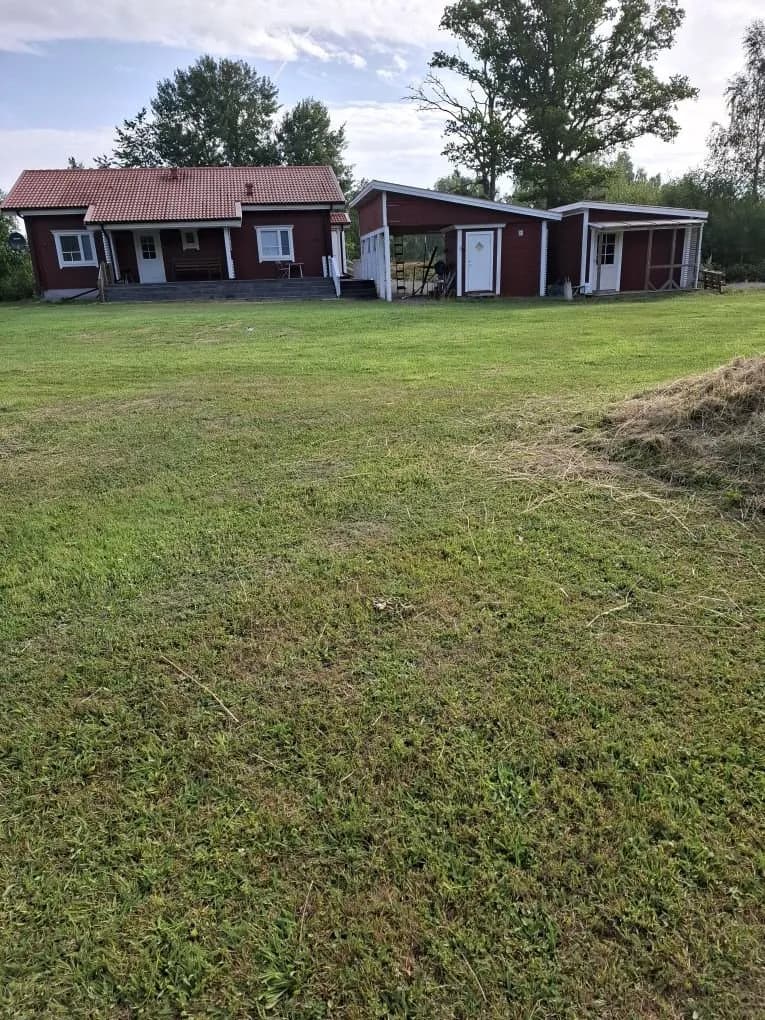 Stuga på Mortorpsvägen i Vassmolösa