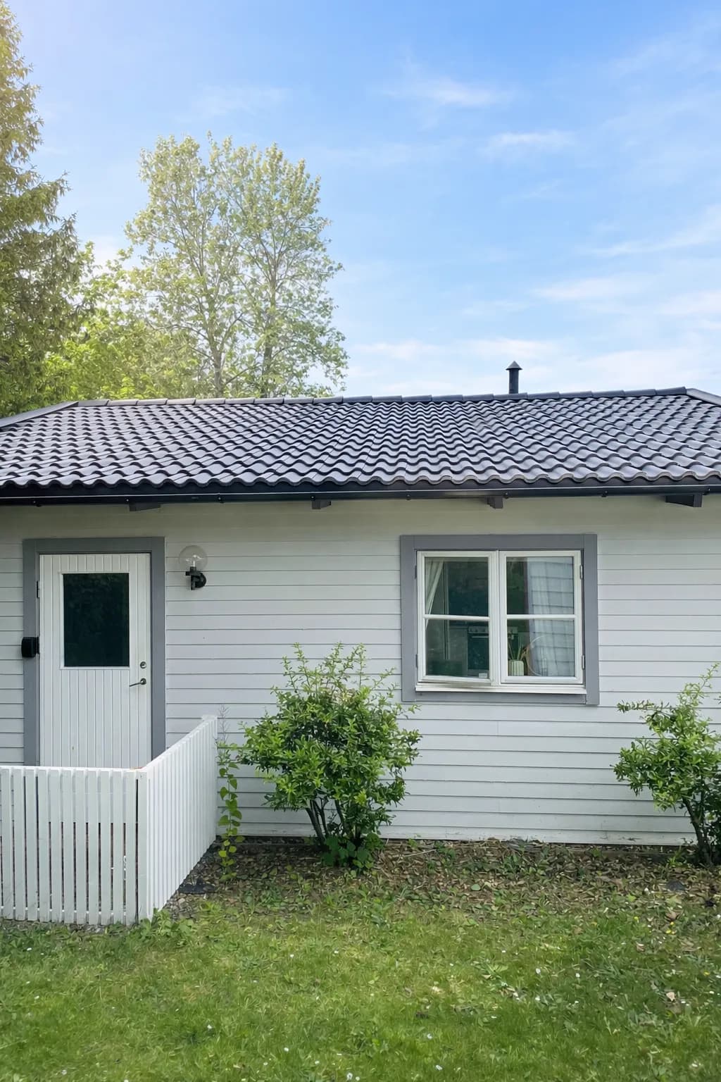 Stuga på Röhällavägen i Färjestaden