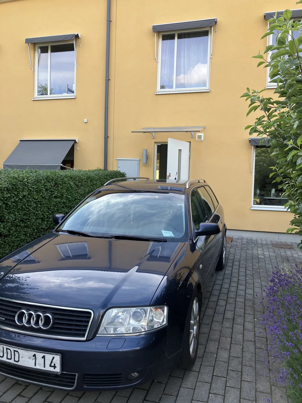 Radhus på Ambravägen i Bromma