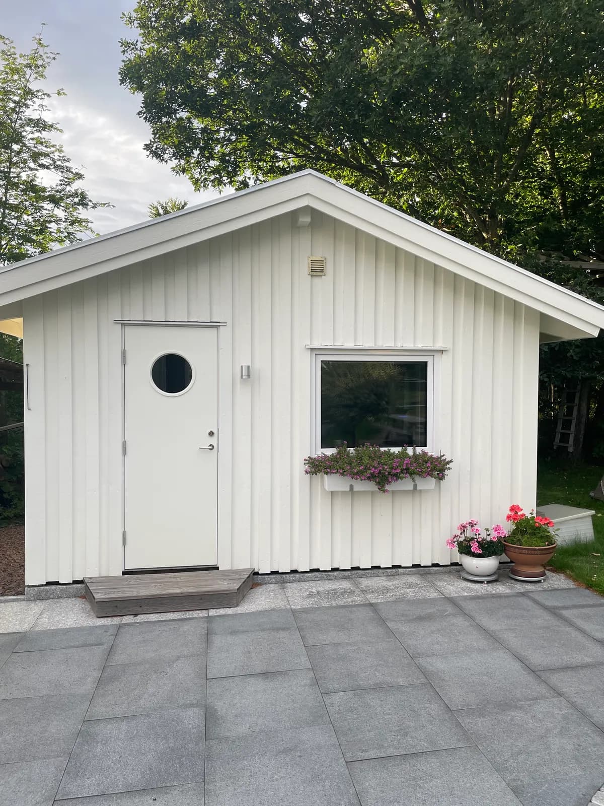 Stuga på Solfågelsvägen i Olofstorp