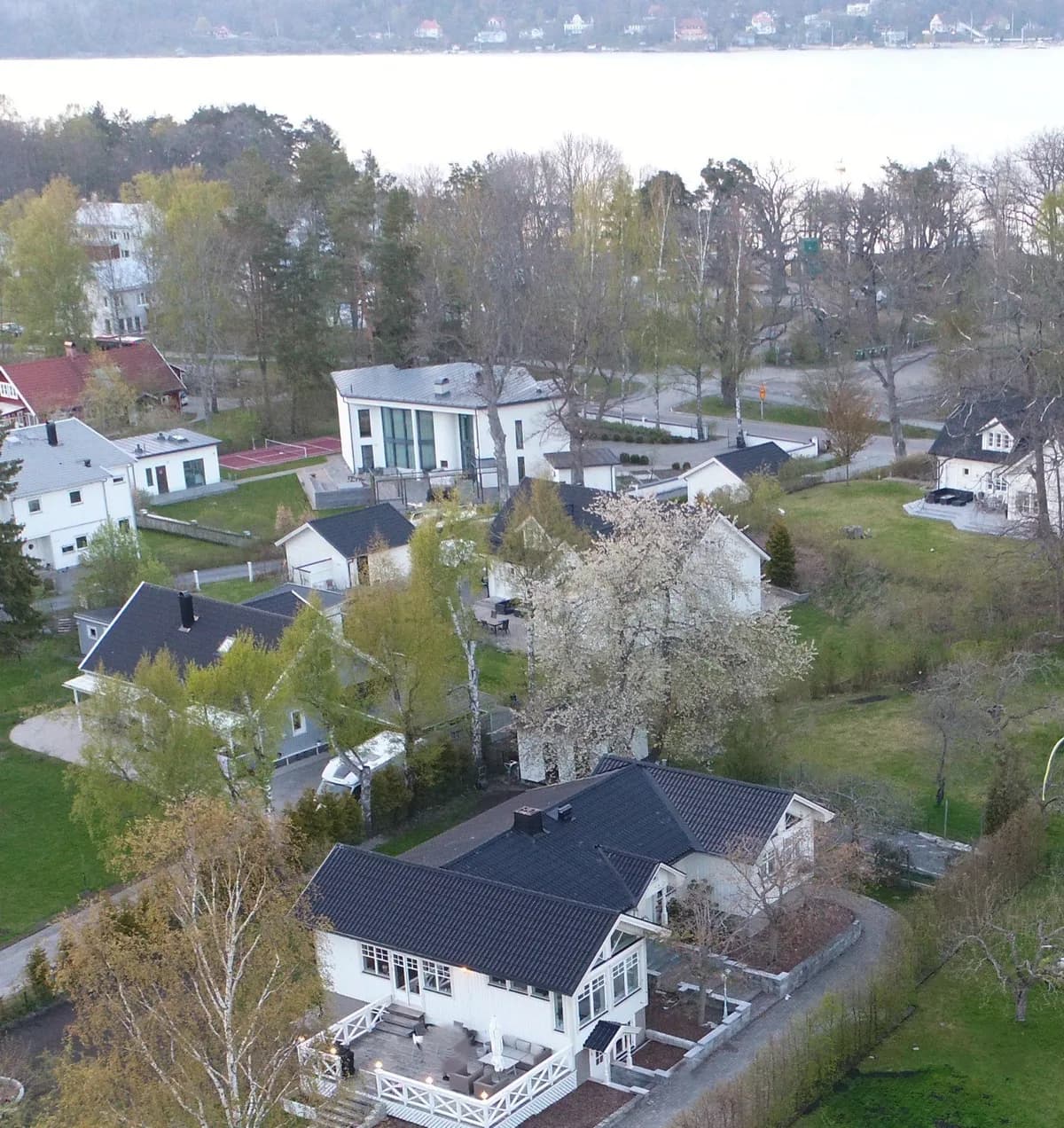 Hus på Strandallén i Tyresö