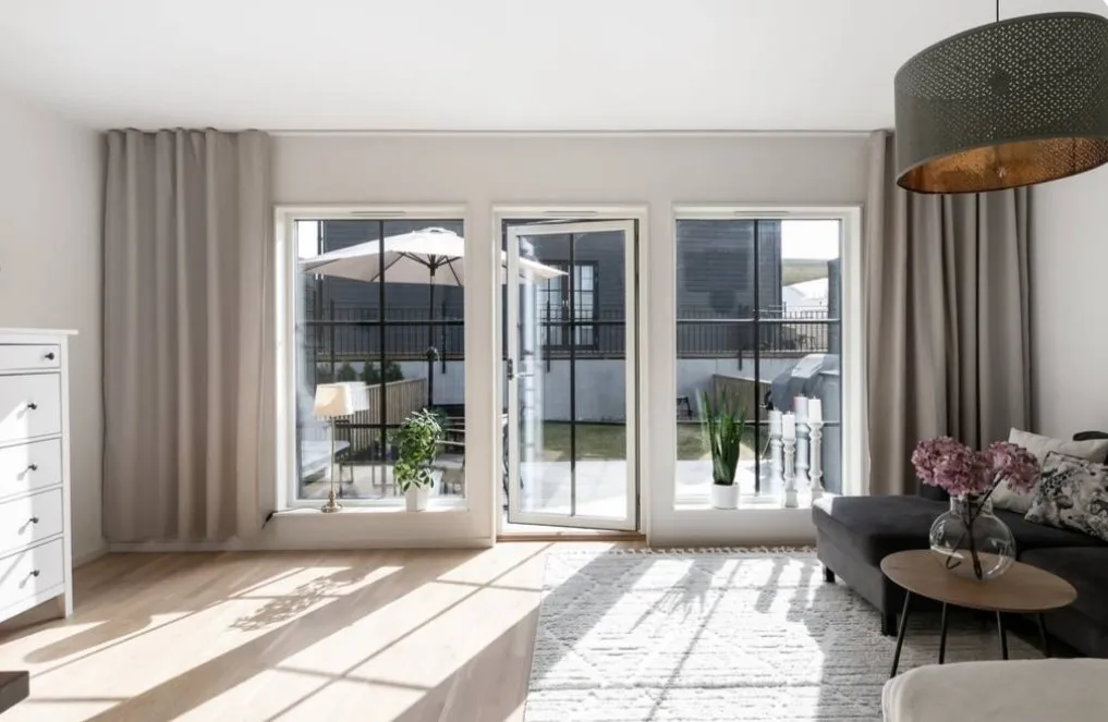 Radhus på Hasselbacksvägen i Vintrosa