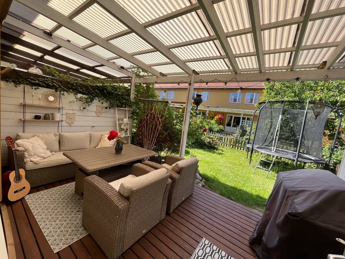 Radhus på Vålbergavägen i Järfälla