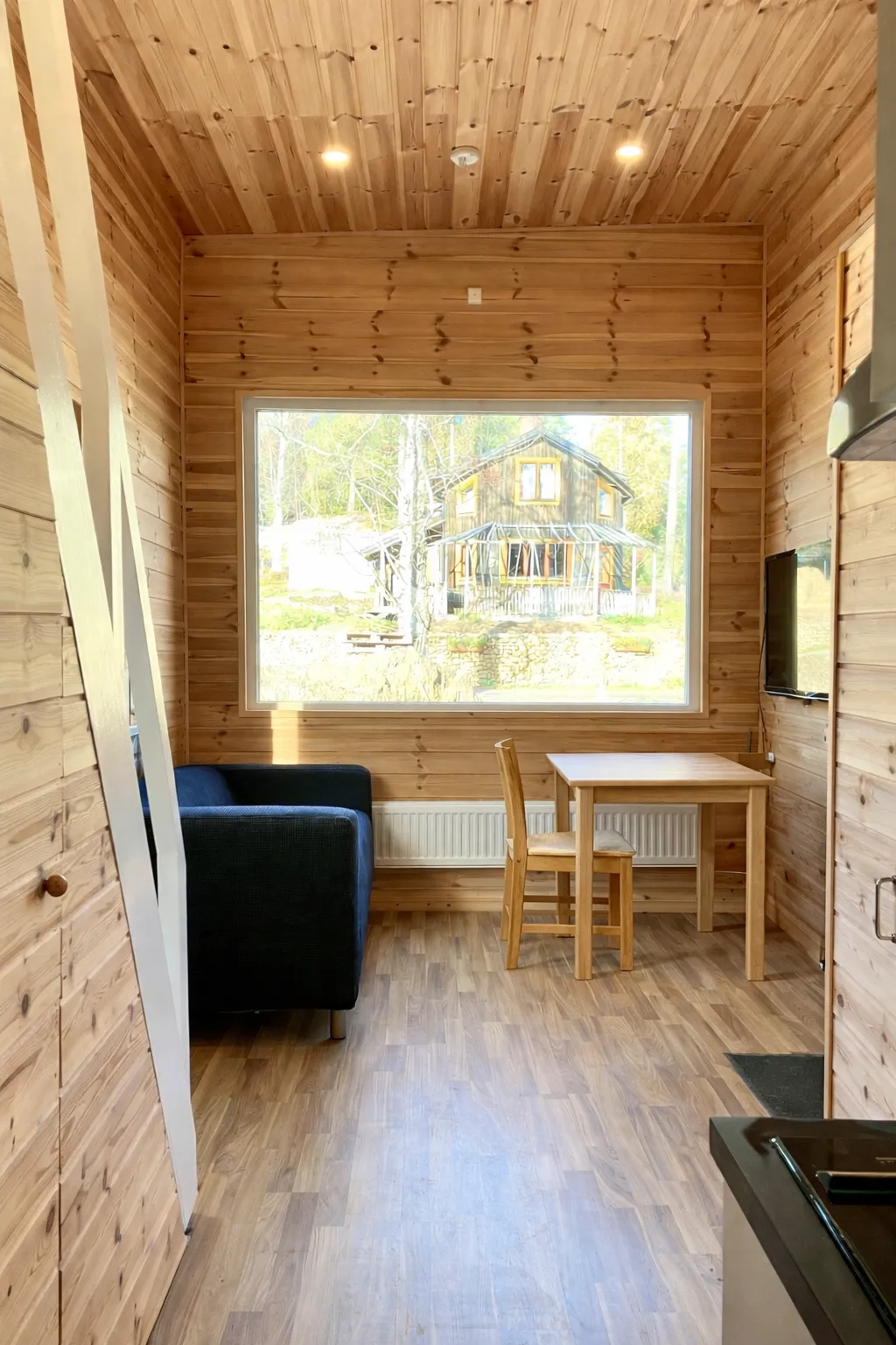 Stuga på Mora i Järna