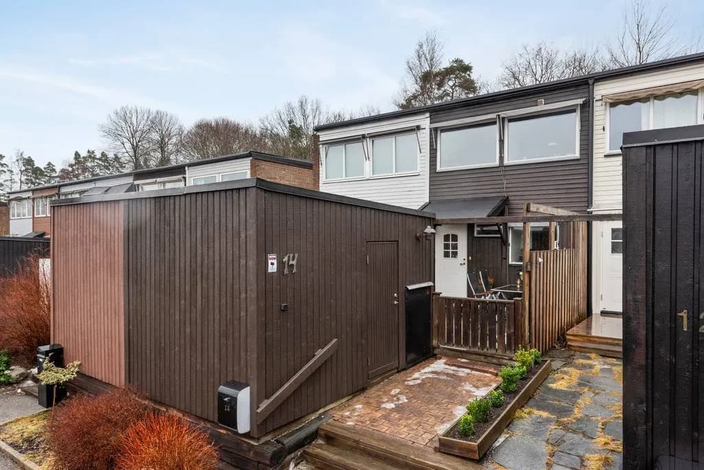 Radhus på Byvägen i Täby