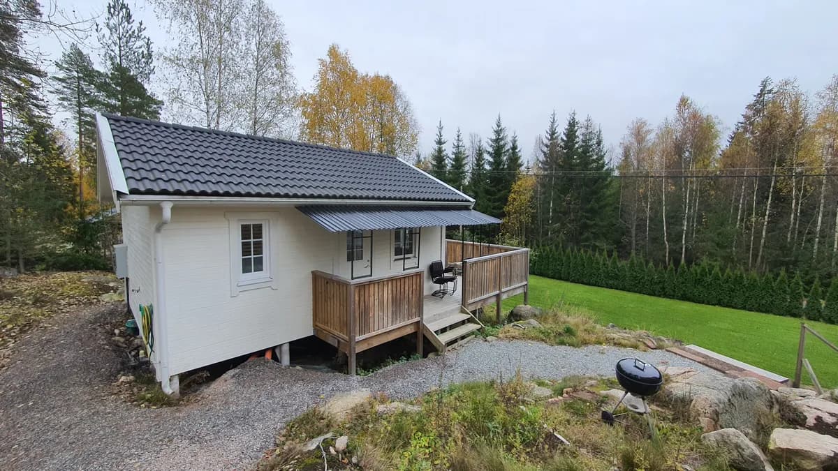 Stuga på Storskogsvägen i Fjärdhundra