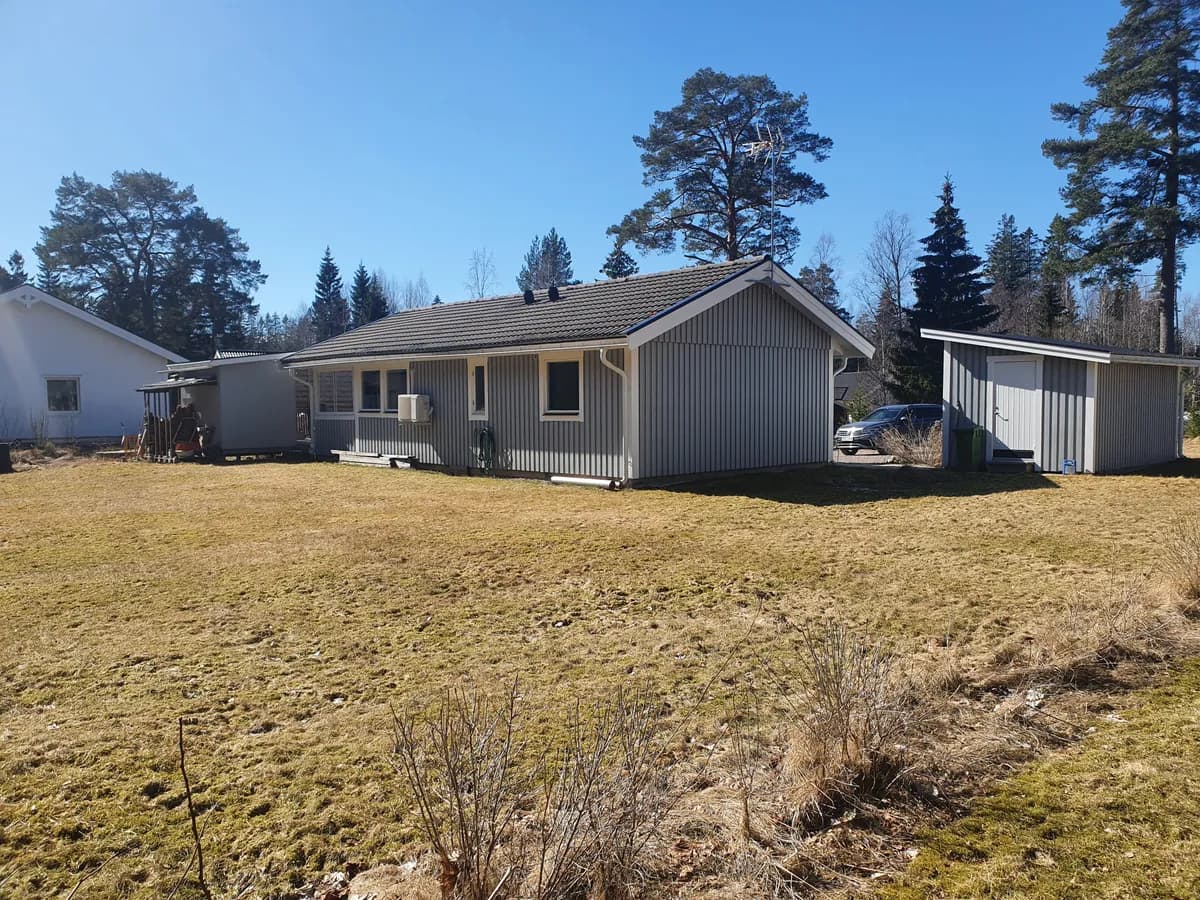 Stuga på Småmursvägen i Gävle