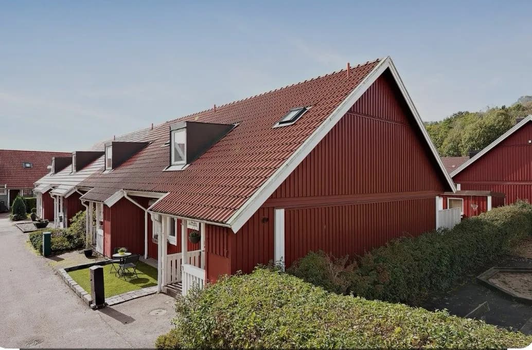 Radhus på Legendgatan i Hisings Backa