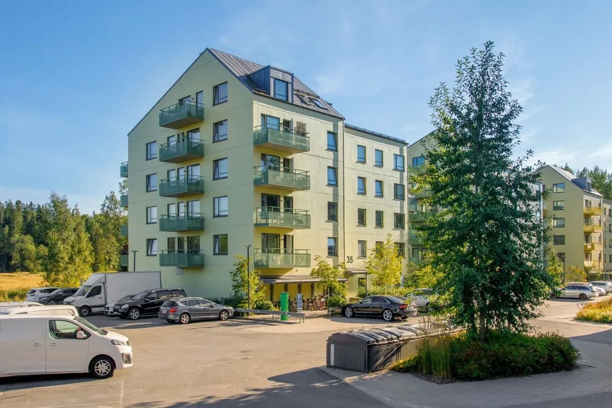 Lägenhet på Småbrukets backe 35 i Huddinge