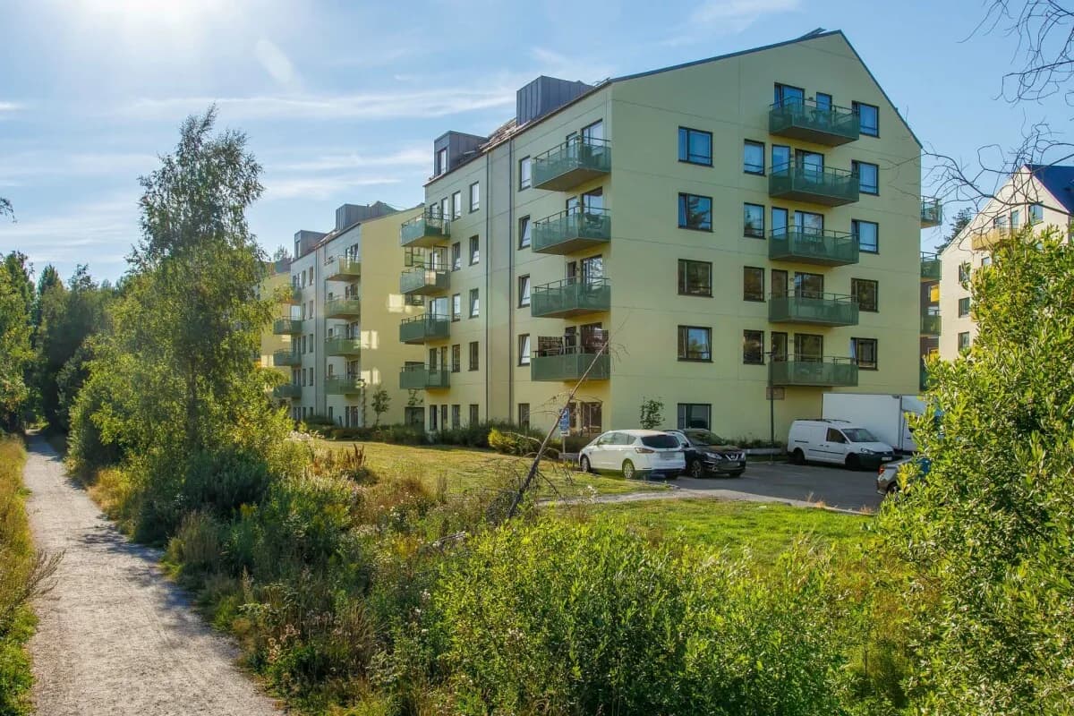 Lägenhet på Småbrukets backe 37 i Huddinge