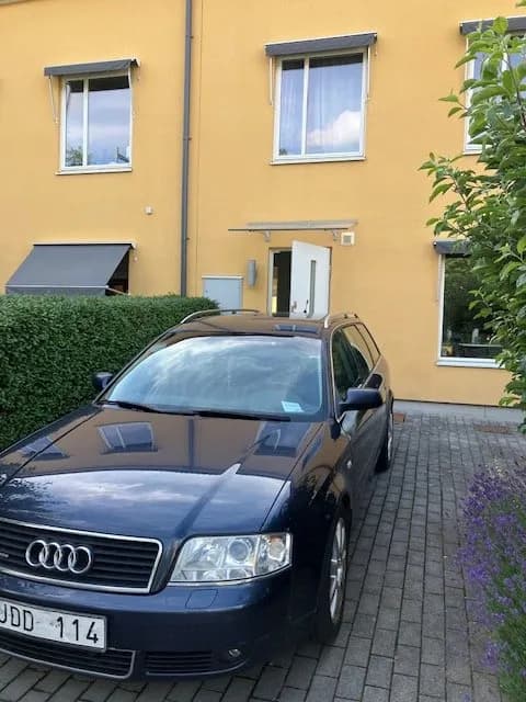 Radhus på Ambravägen i Bromma