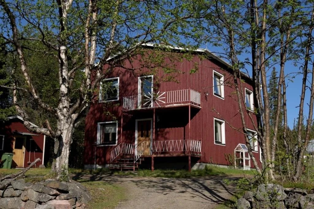 Hus på Genvägen i Puoltikasvaara