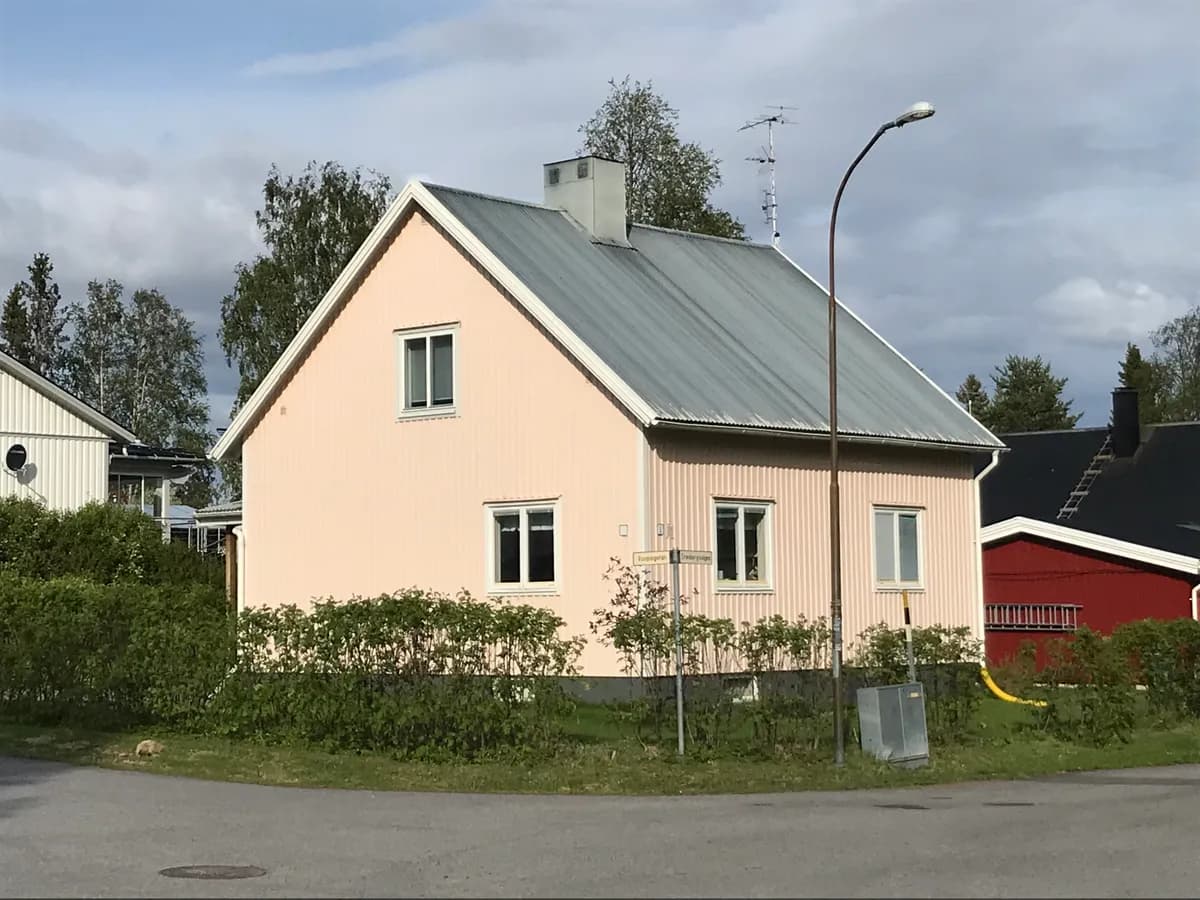 Hus på Vuopiogatan i Pajala
