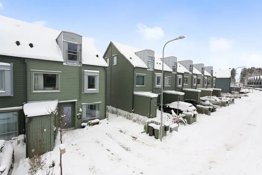 Radhus på Oppgårdsvägen i Upplands Väsby