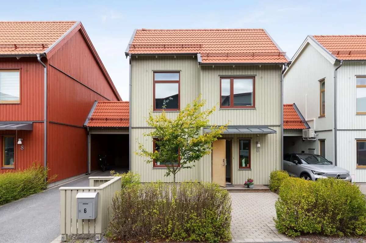 Hus på Rödklövergatan i Upplands Väsby