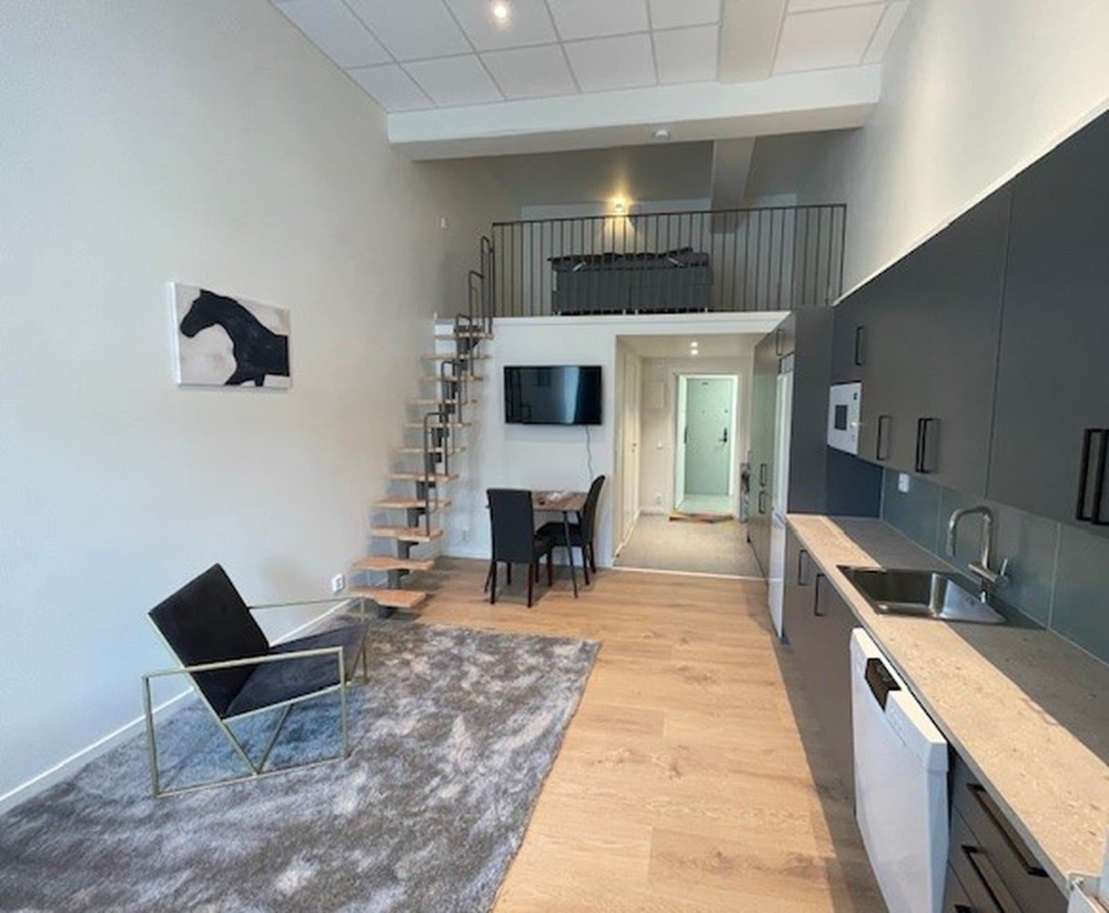 Hyreslägenhet på Hässelby i hasselby