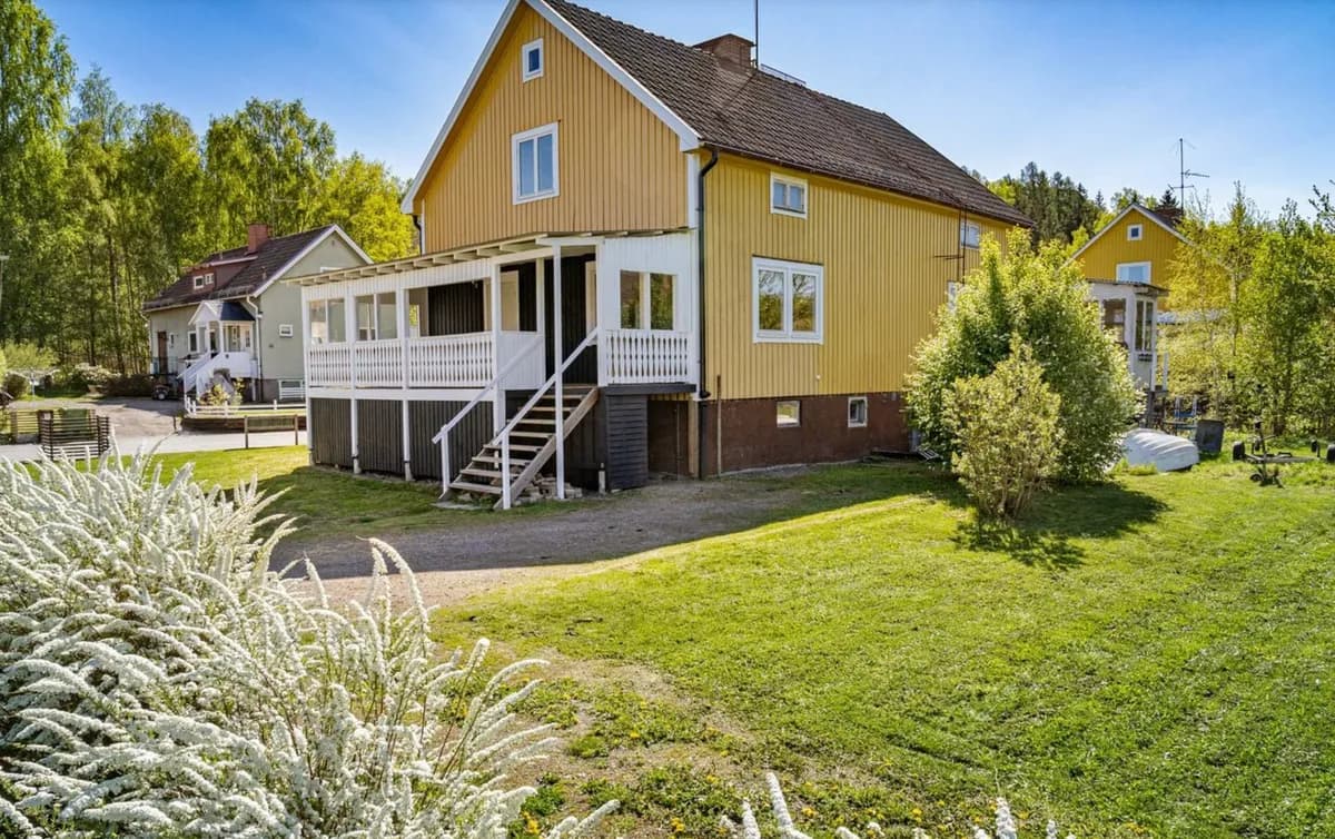 Parhus på Övre Älvgårdsvägen i Karlskoga