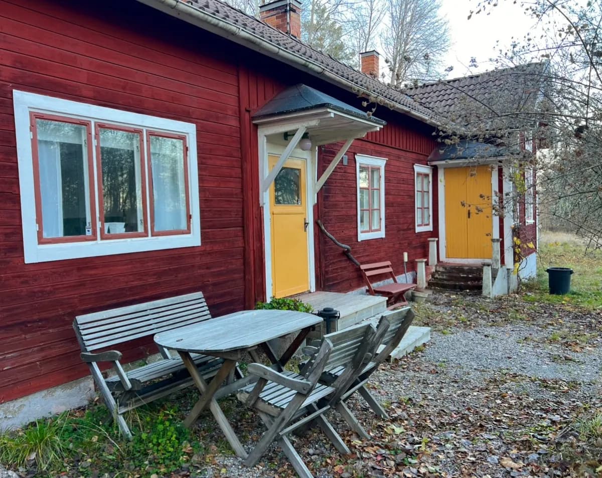 Hus på Älunda Katrinelund i Husby-Rekarne
