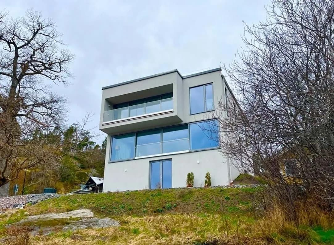 Hus på Kungsborgsbacken i Nacka